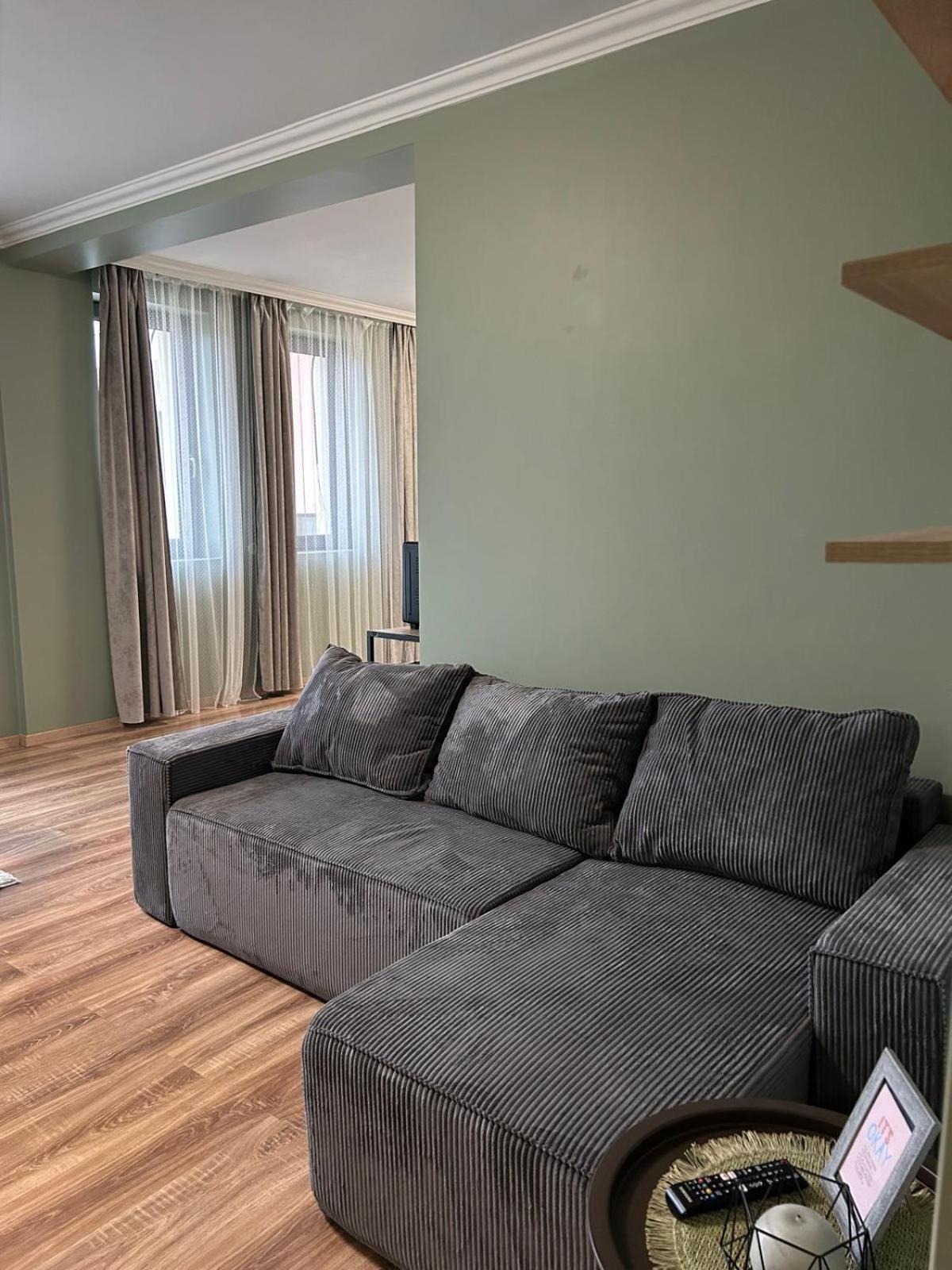 Becca'S Downtown Apartment With Private Parking Oradea Eksteriør bilde